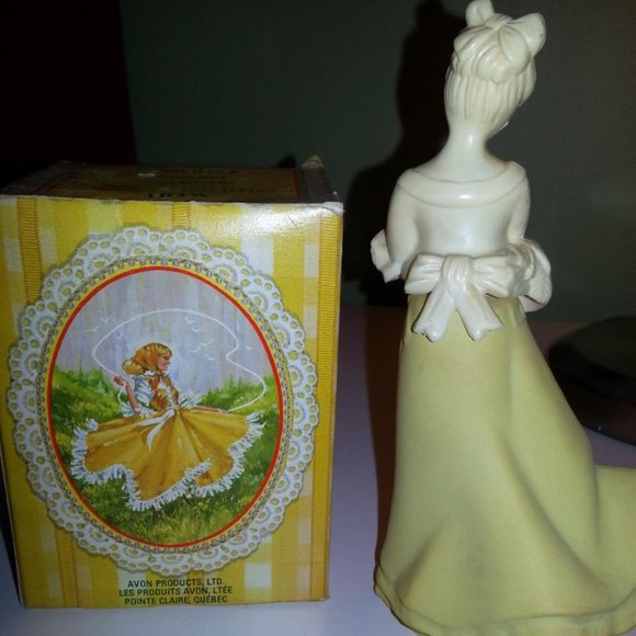 ⭐RARE⭐♥️ANTIQUE♥️ Avon Collector Figurine - Picture 3 of 4